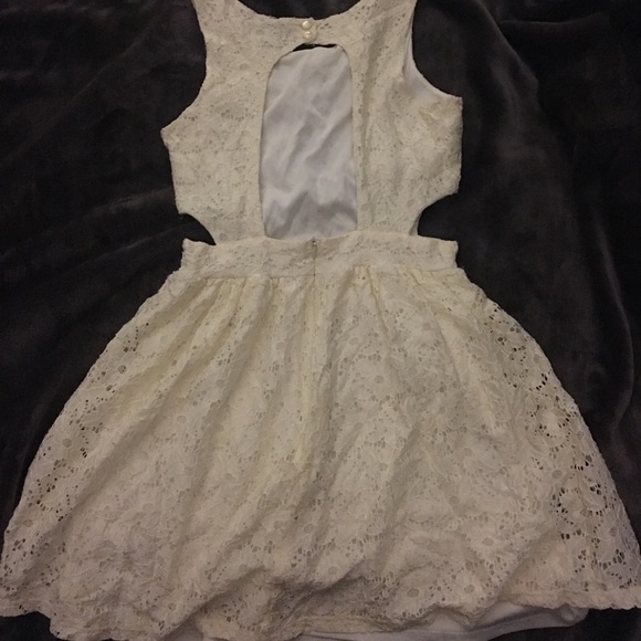 Lace Cream Colored Cut-out Dress - Picture 2 of 5